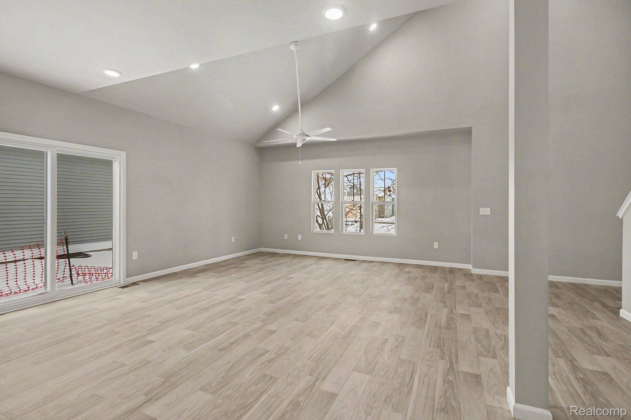 366 Dorchester DR, Howell, MI 48855