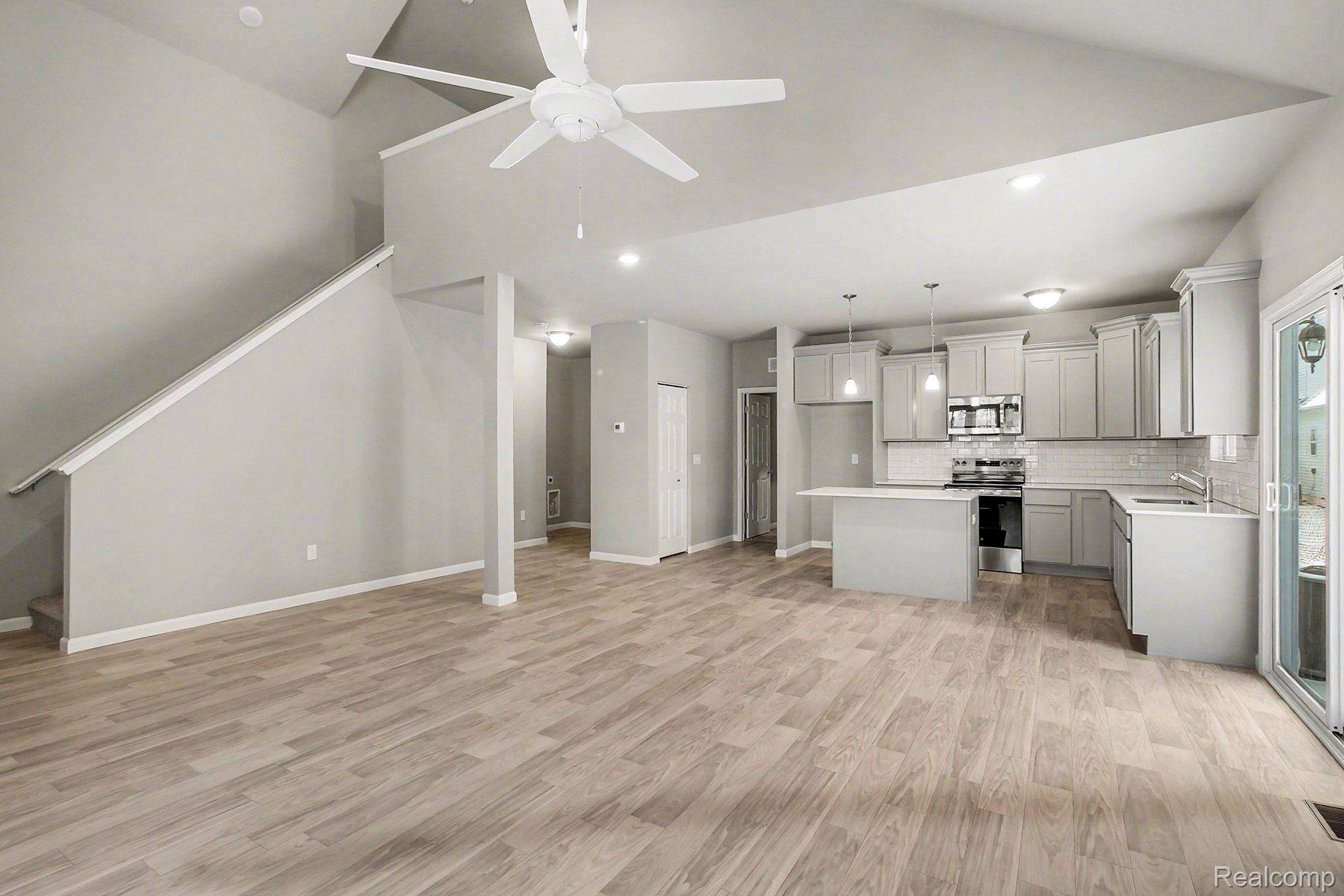 366 Dorchester DR, Howell, MI 48855