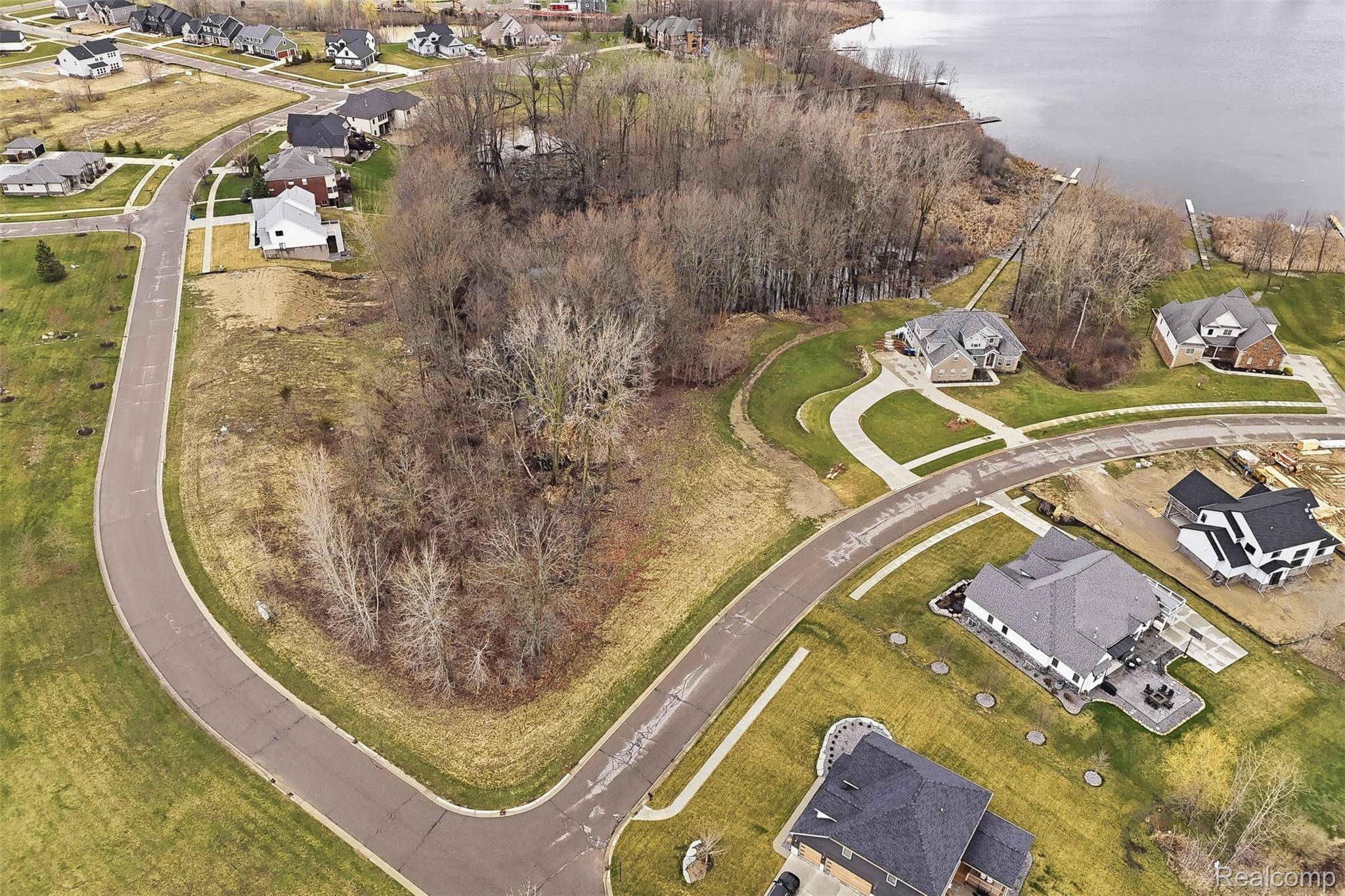 4336 McCormick DR, Fenton Charter Township, MI 48451