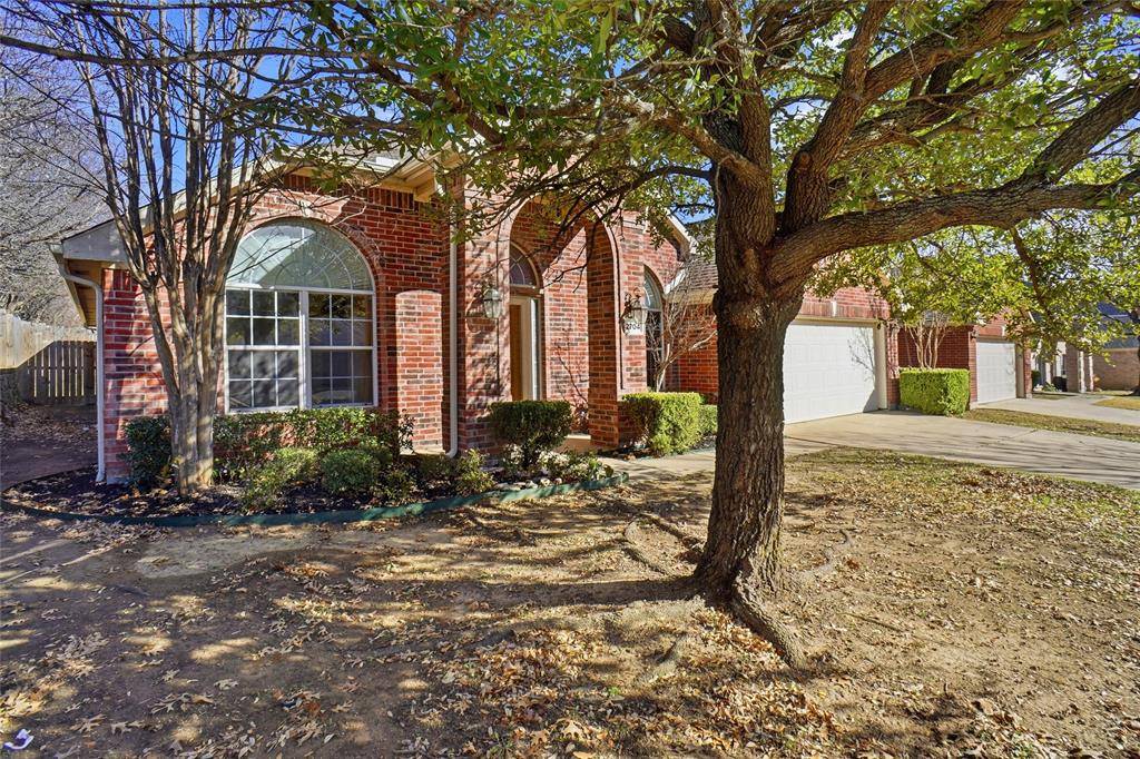 2704 Hearthside Lane, Mansfield, TX 76063