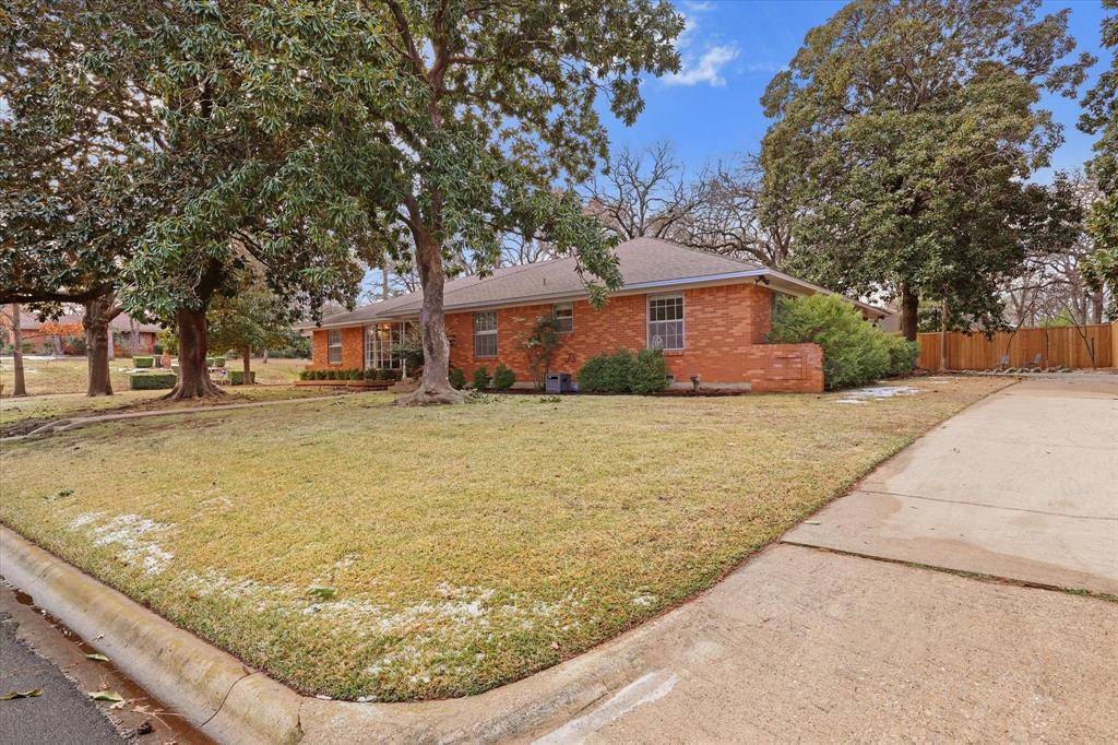 2218 Southridge Drive, Denton, TX 76205