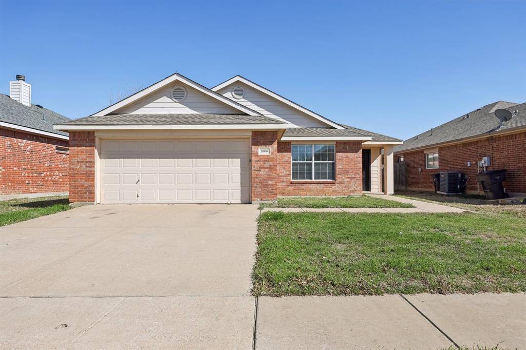 10904 Braemoor Drive, Fort Worth, TX 76052