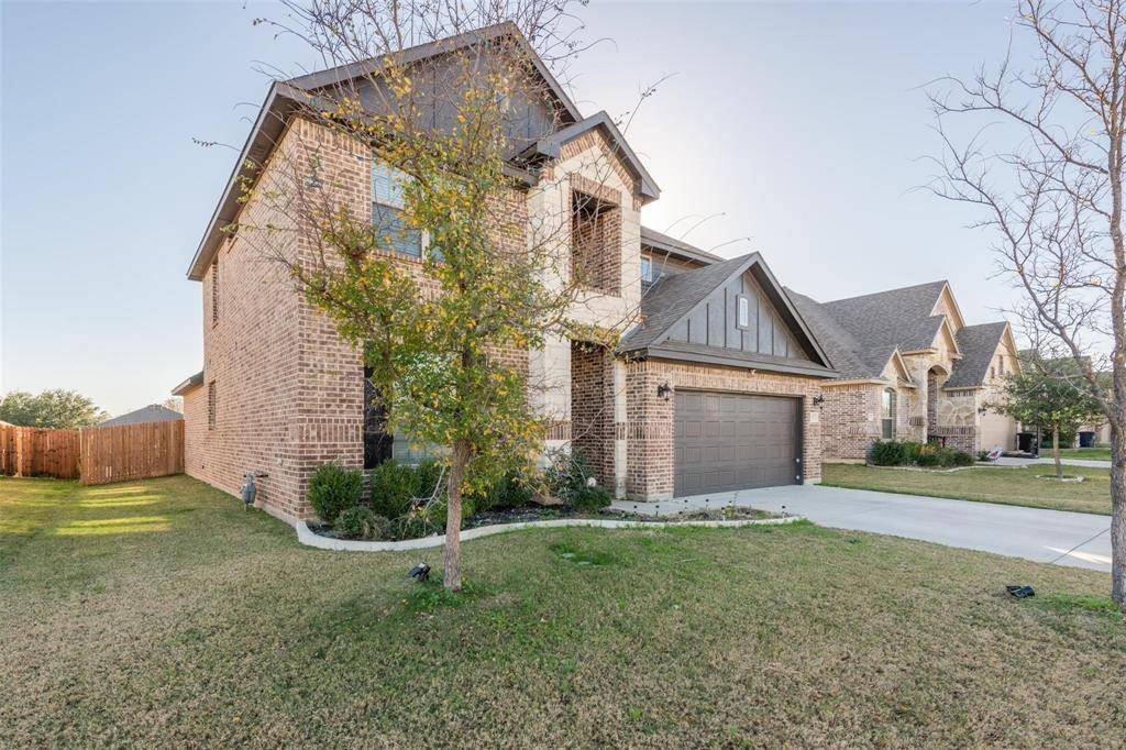 717 Seabourne Drive, Saginaw, TX 76179