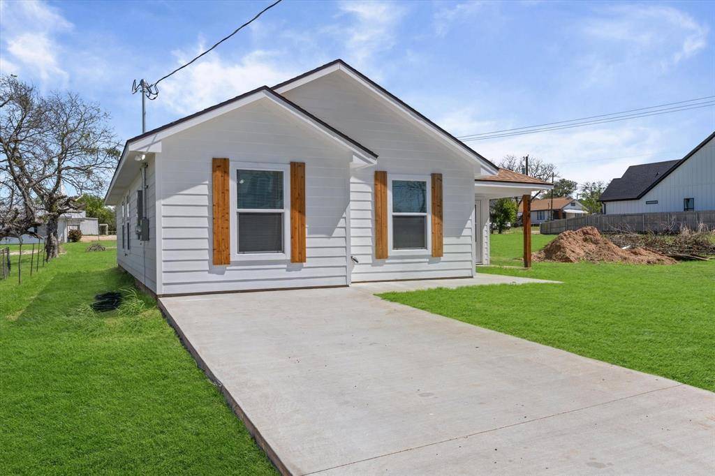 204 Wiebusch Street, Riesel, TX 76682