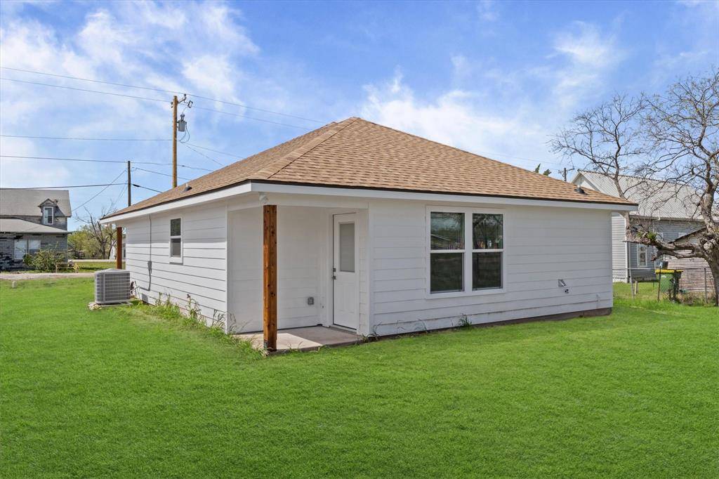 204 Wiebusch Street, Riesel, TX 76682