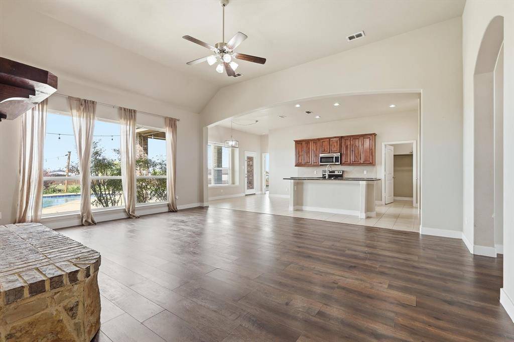 105 Devonshire Drive, Waxahachie, TX 75167