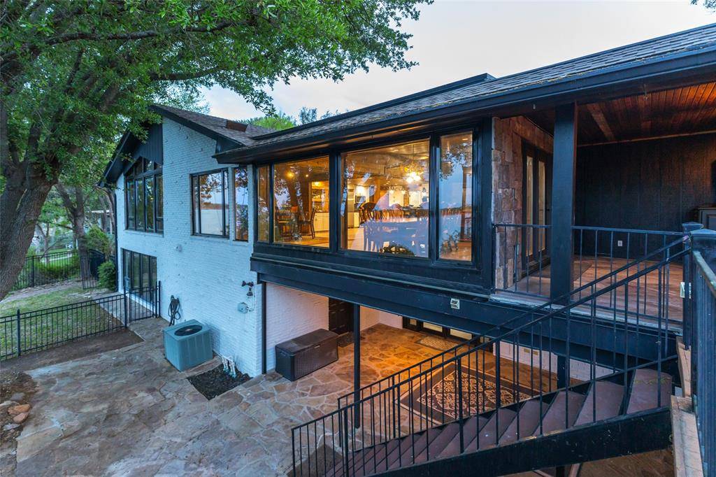 440 Lakeside Drive, Brownwood, TX 76801