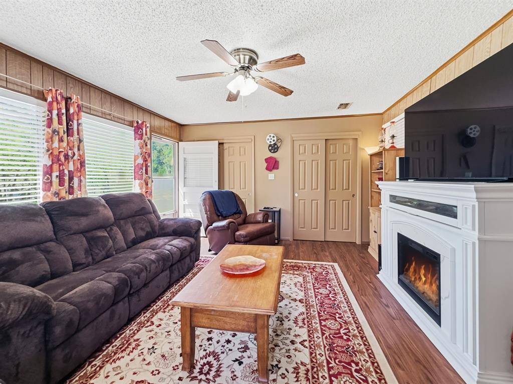 112 E Hoard Street, Hamilton, TX 76531