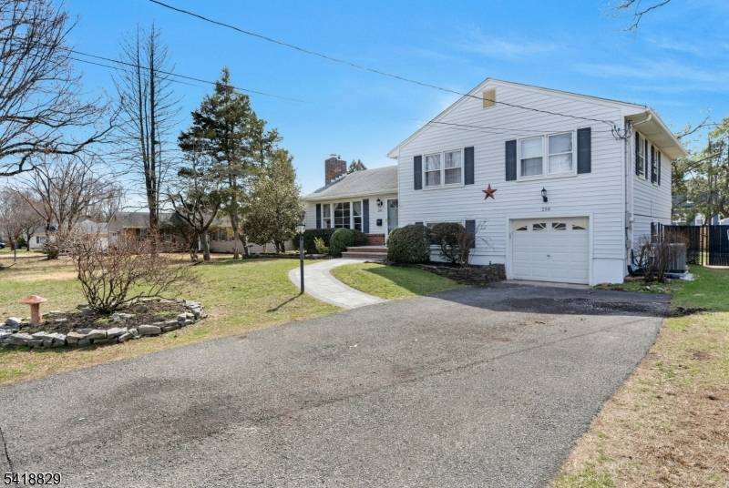 280 Metape Cir, Bound Brook Boro, NJ 08805