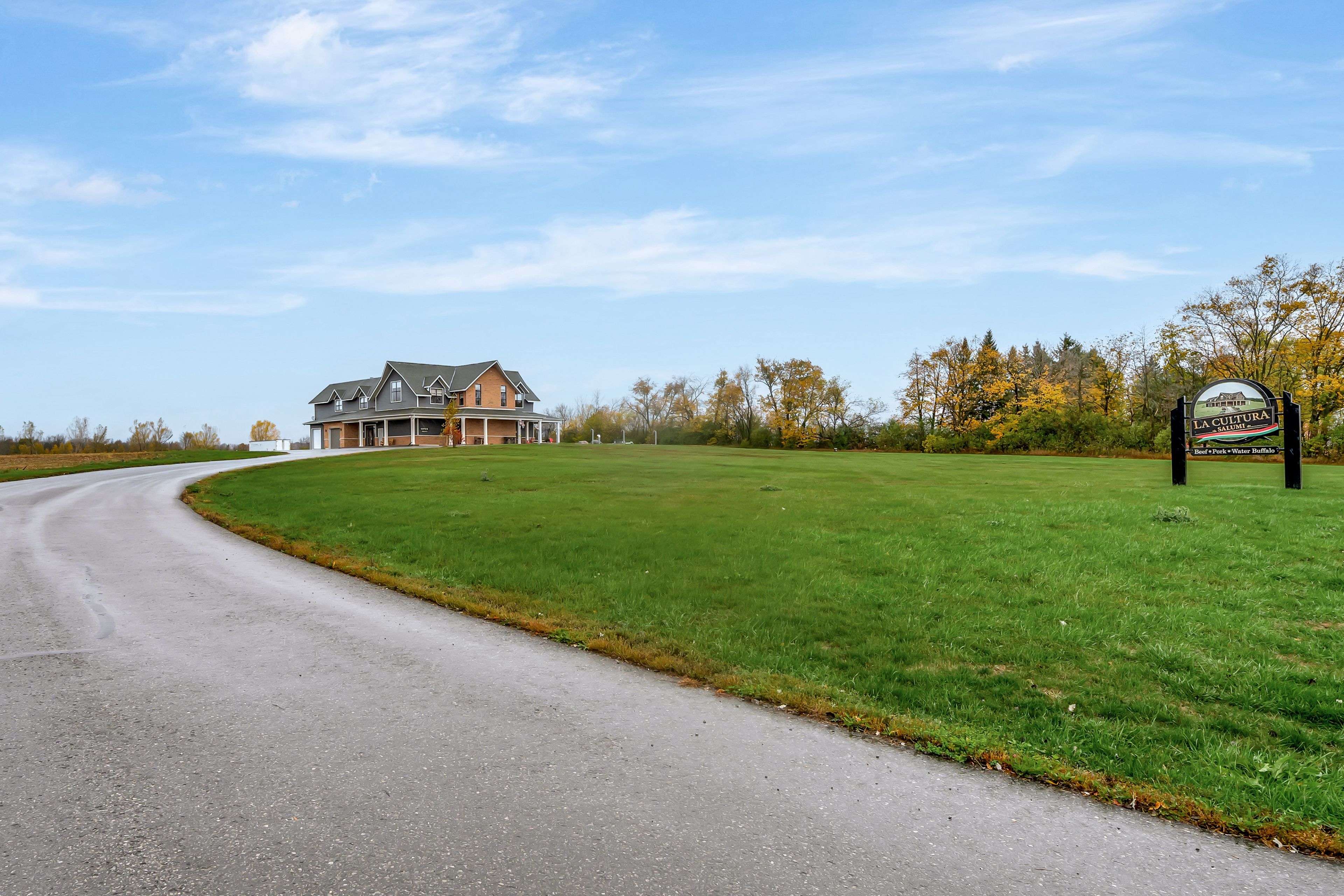 842 Hamilton RD, Quinte West, ON K8N 4Z5