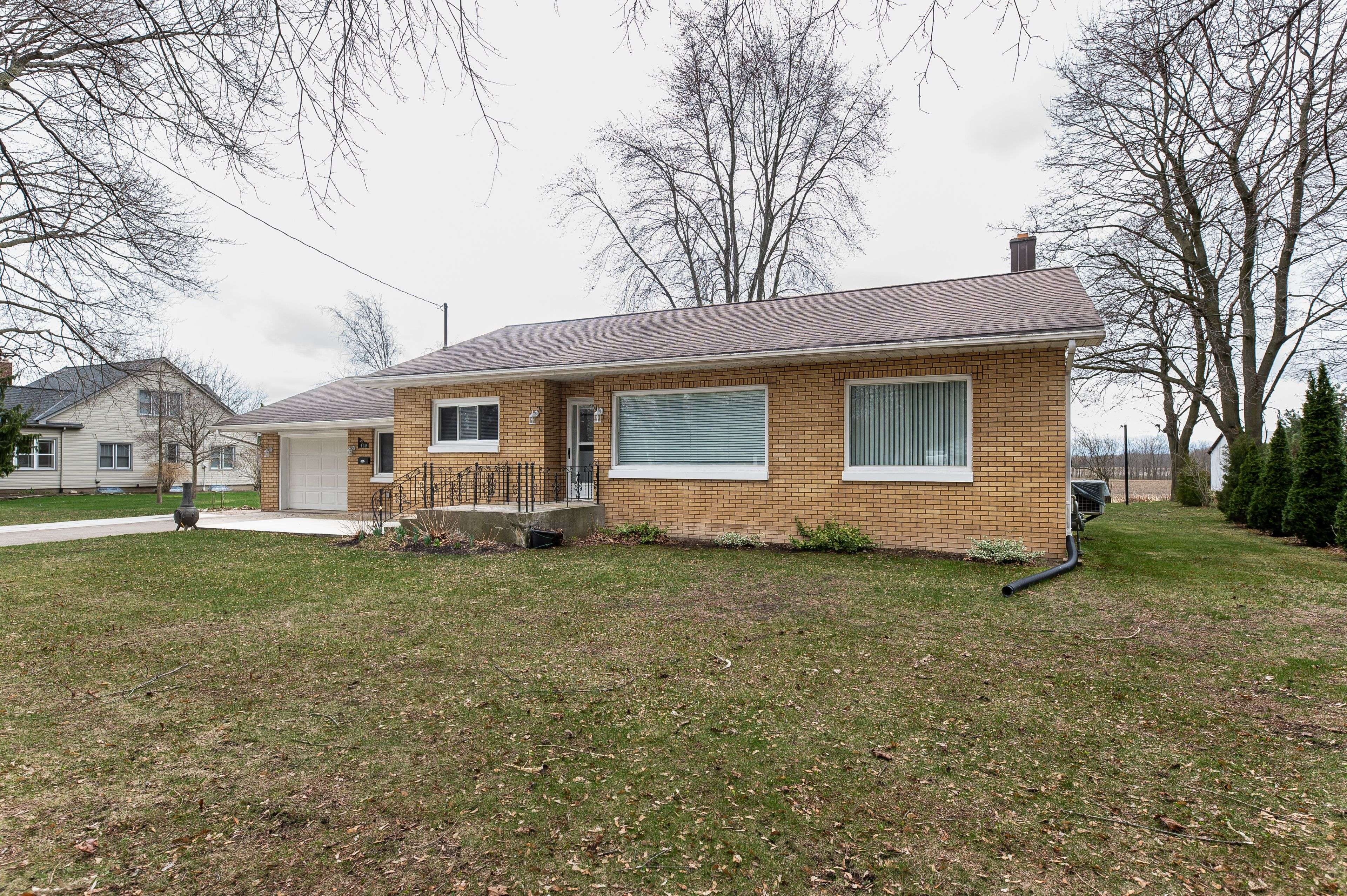 130 Furnival RD, West Elgin, ON N0L 2C0