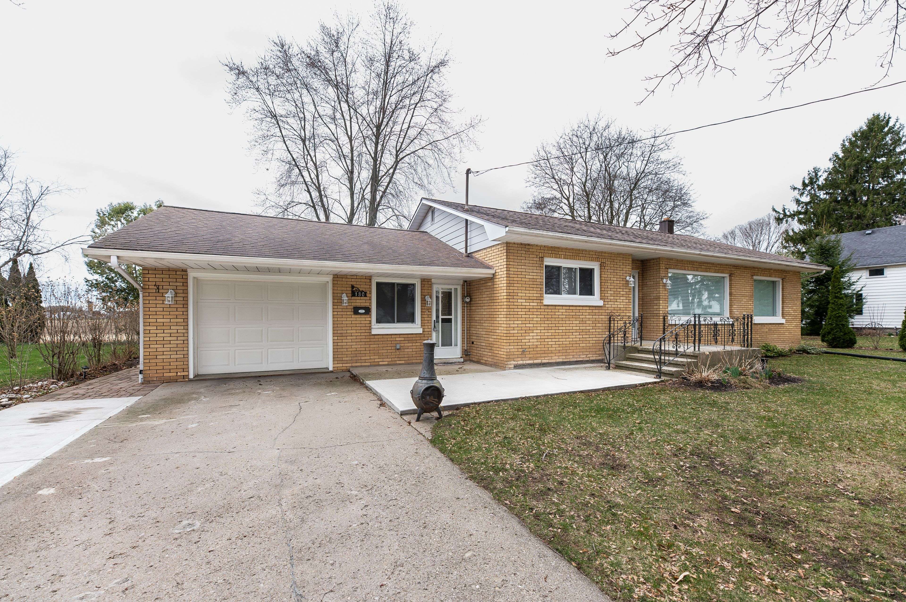 130 Furnival RD, West Elgin, ON N0L 2C0
