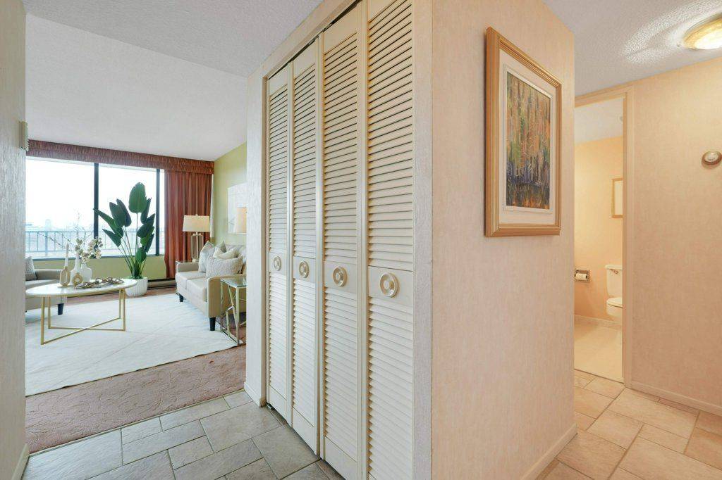 370 Dominion AVE #803, Carlingwood - Westboro And Area, ON K2A 3X4