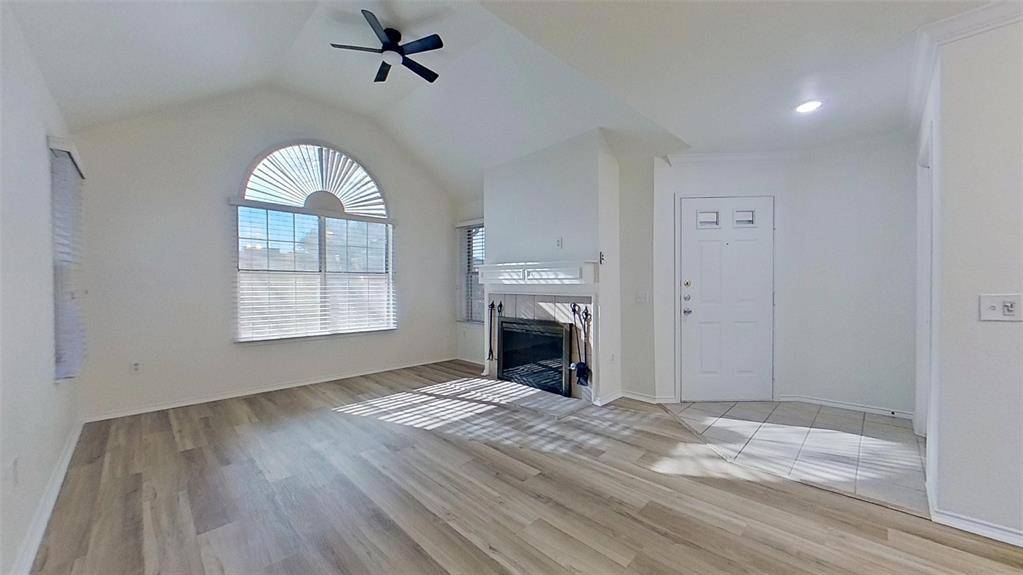 1004 Bridges Drive, Arlington, TX 76012