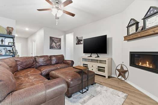 3018 Moccasin Lane, Aubrey, TX 76227