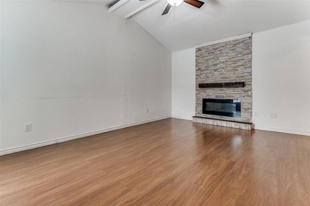 1402 S Carrier Parkway #110, Grand Prairie, TX 75051