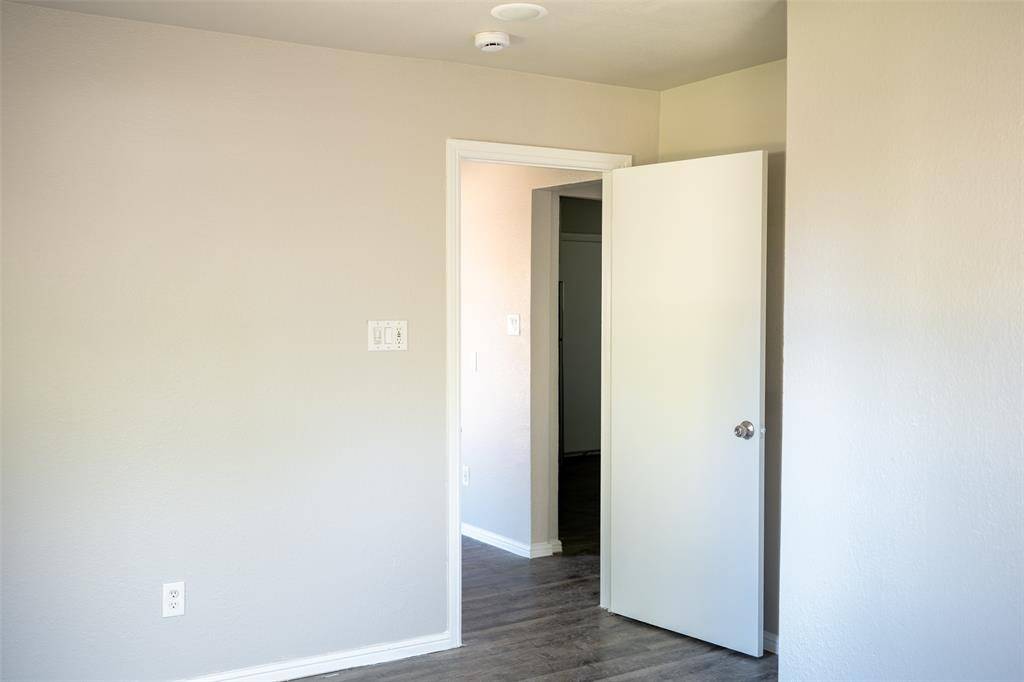 2416 Smith Avenue, Irving, TX 75061