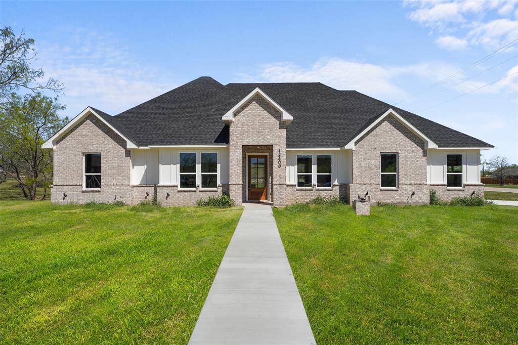 12400 Iris Court, Fort Worth, TX 76126