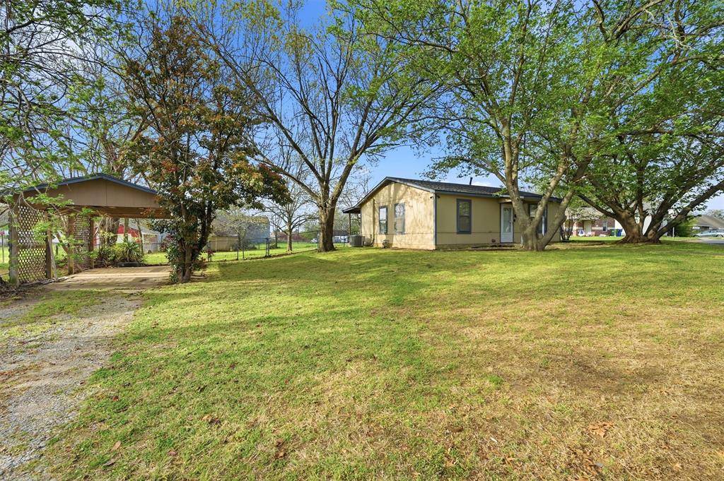 600 E South Street, Whitesboro, TX 76273
