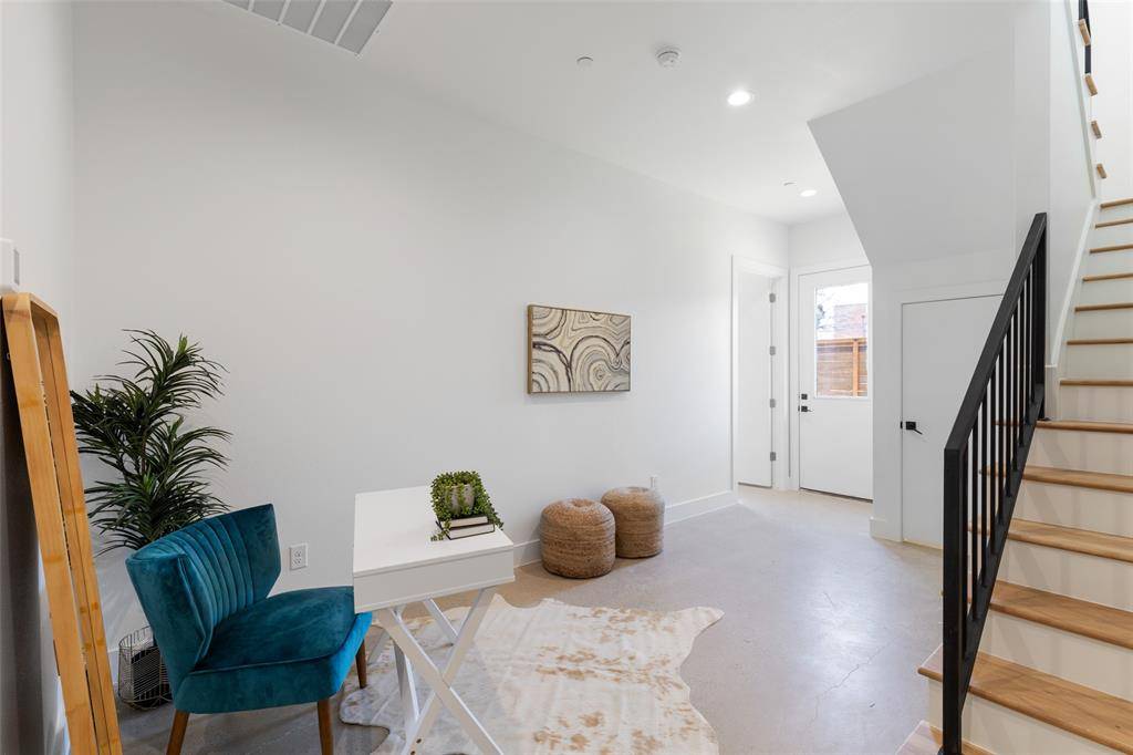 2120 Lovedale Avenue #103, Dallas, TX 75235