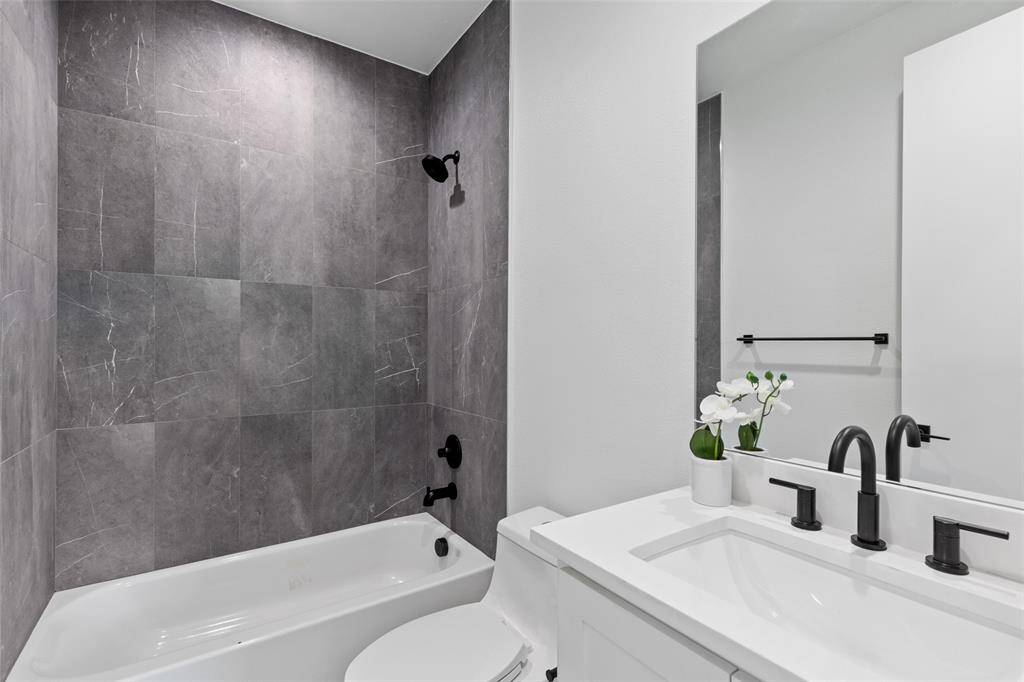 2120 Lovedale Avenue #103, Dallas, TX 75235