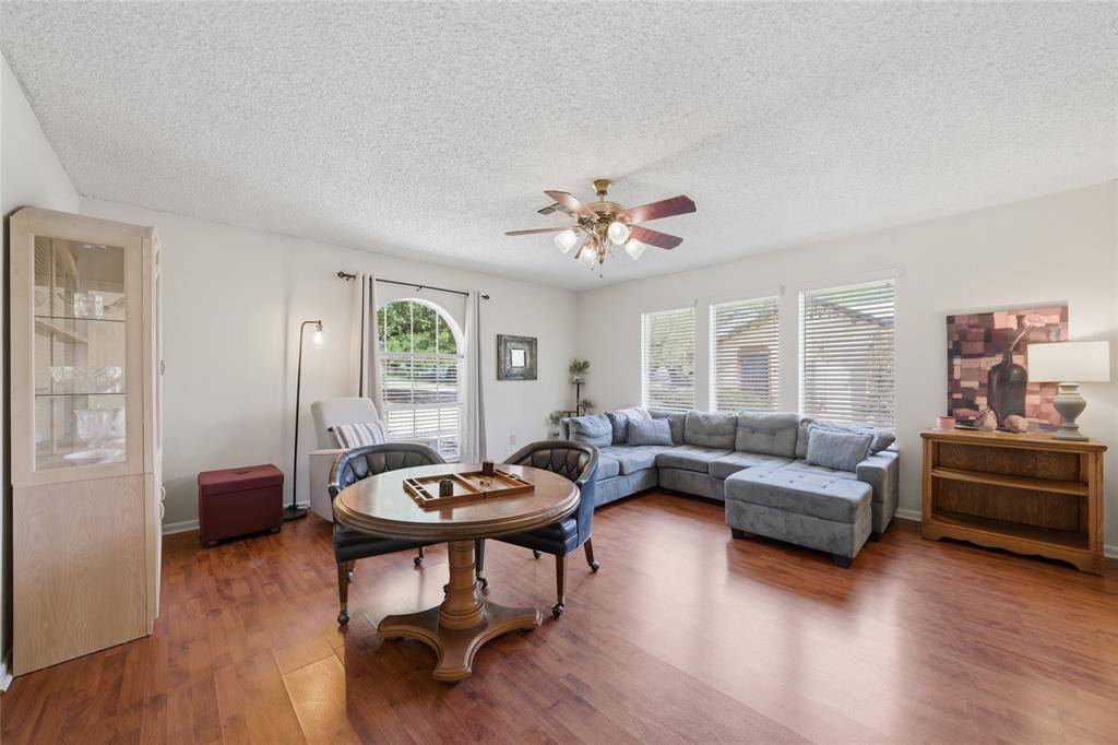 8240 Forest Ridge Drive, Woodway, TX 76712