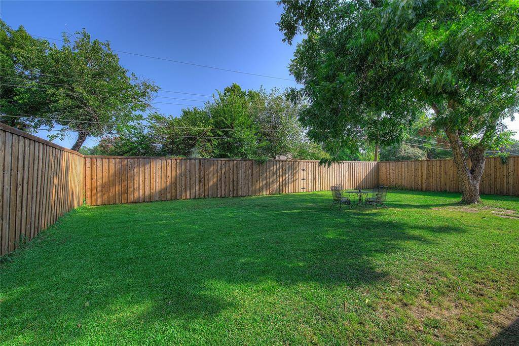 8415 Gladwood Lane, Dallas, TX 75243