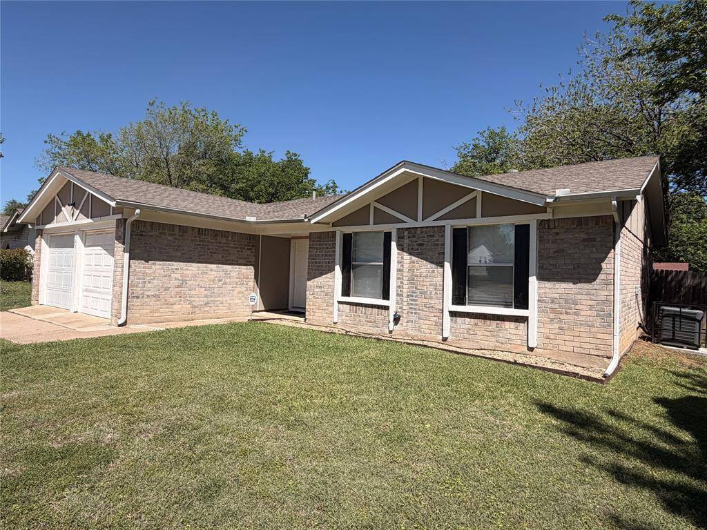 107 Hidalgo Lane, Arlington, TX 76014
