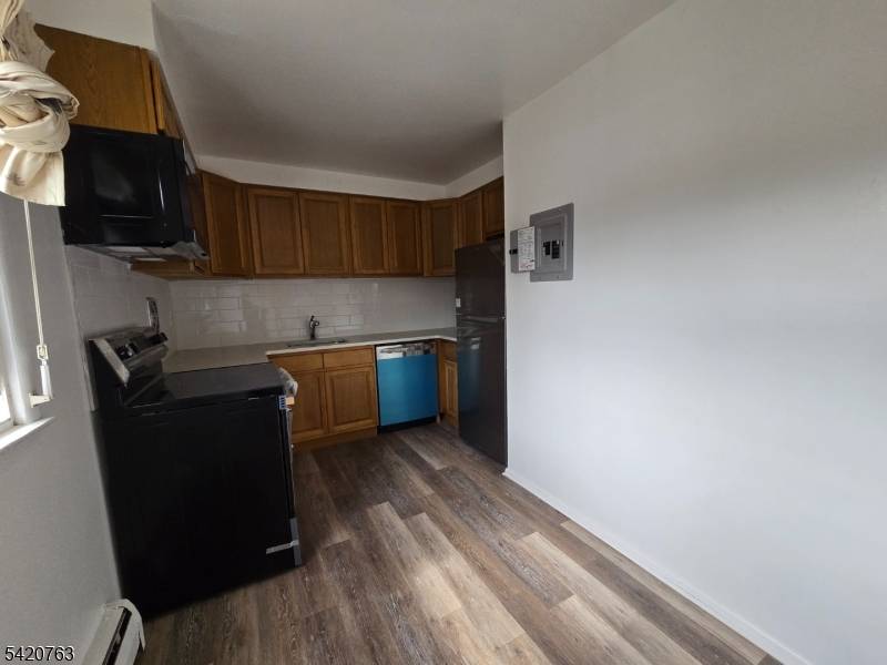 87 Elm Rd #16a, Caldwell Boro Twp., NJ 07006