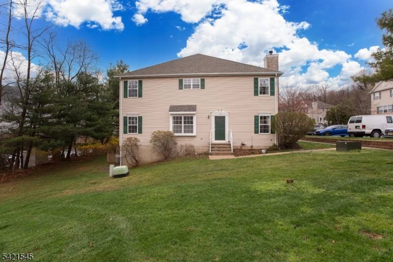 109 Tallwood Ln, Green Brook Twp., NJ 08812
