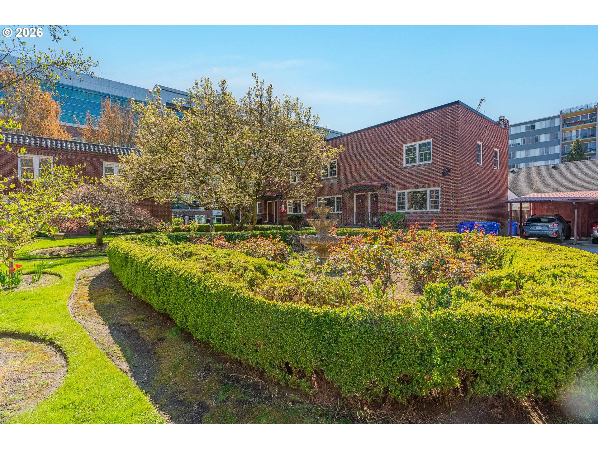 4341 NE HALSEY ST #18, Portland, OR 97213