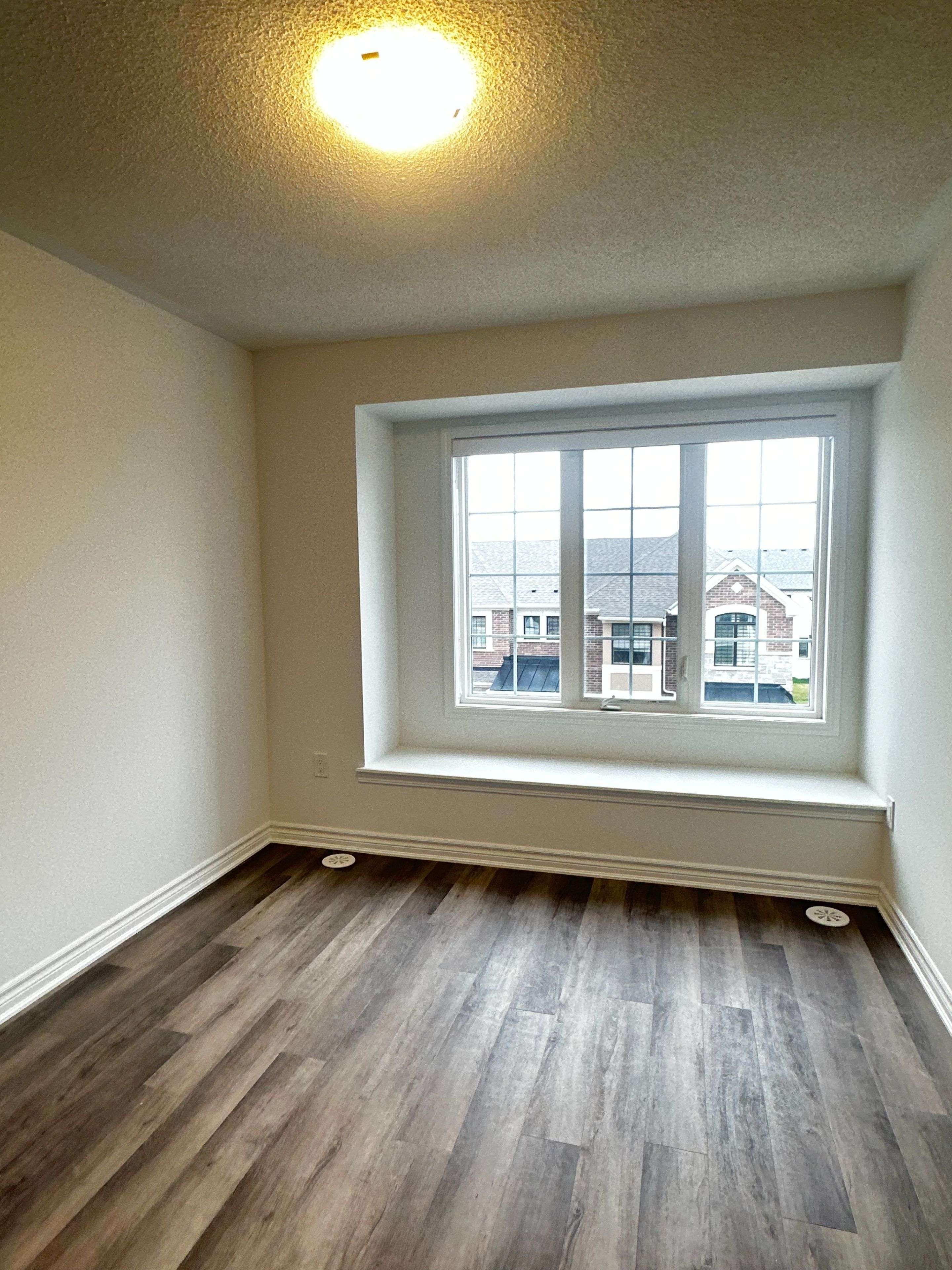 1259 Lily CRES #12, Milton, ON L9E 2C1