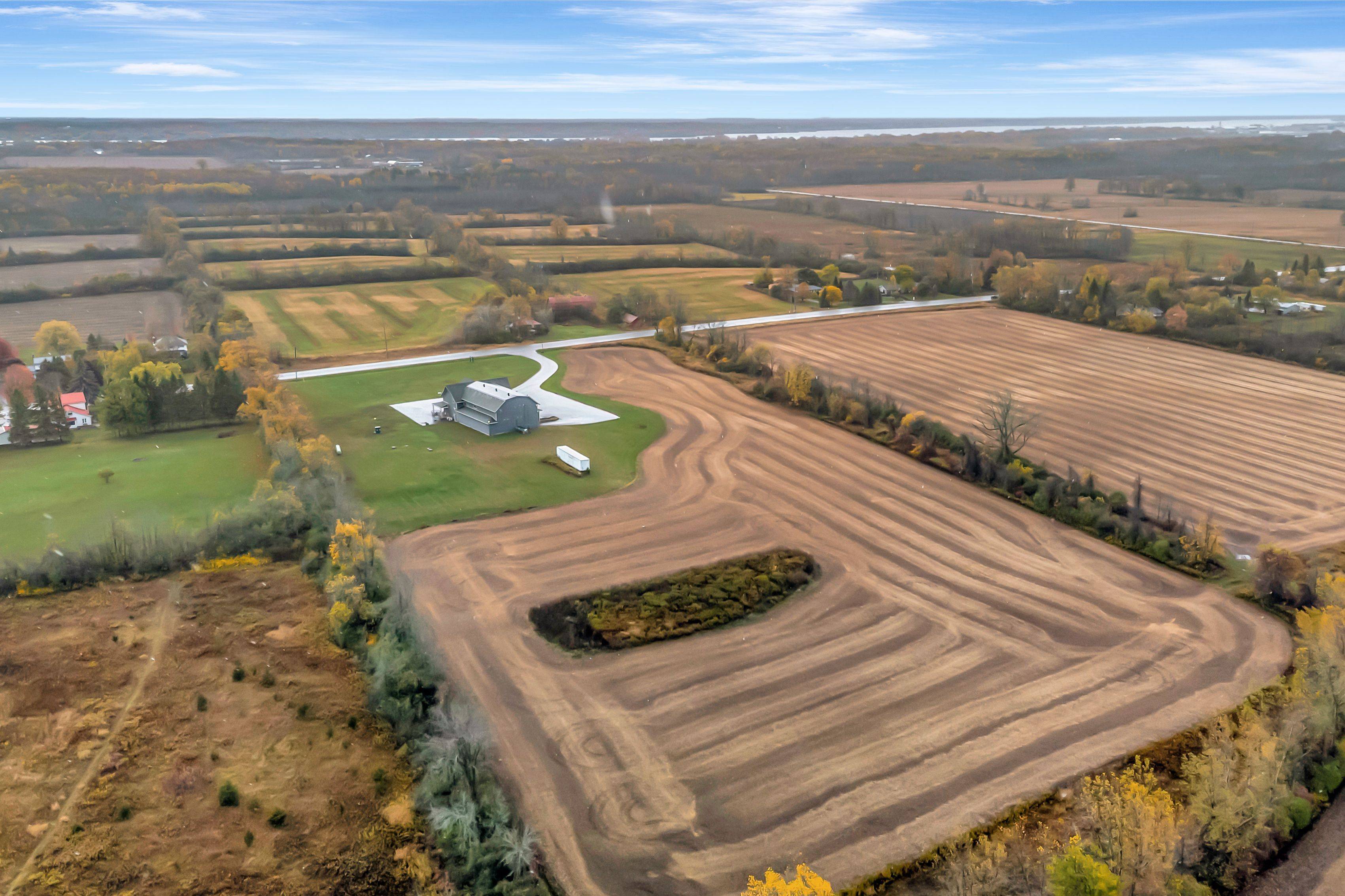 842 Hamilton RD, Quinte West, ON K8N 4Z5