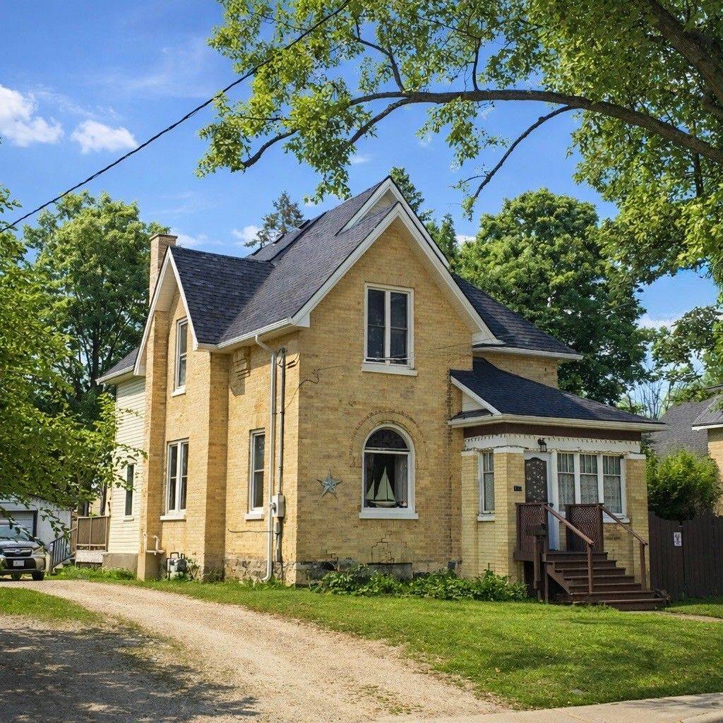 631 9th AVE, Hanover, ON N4N 2M7