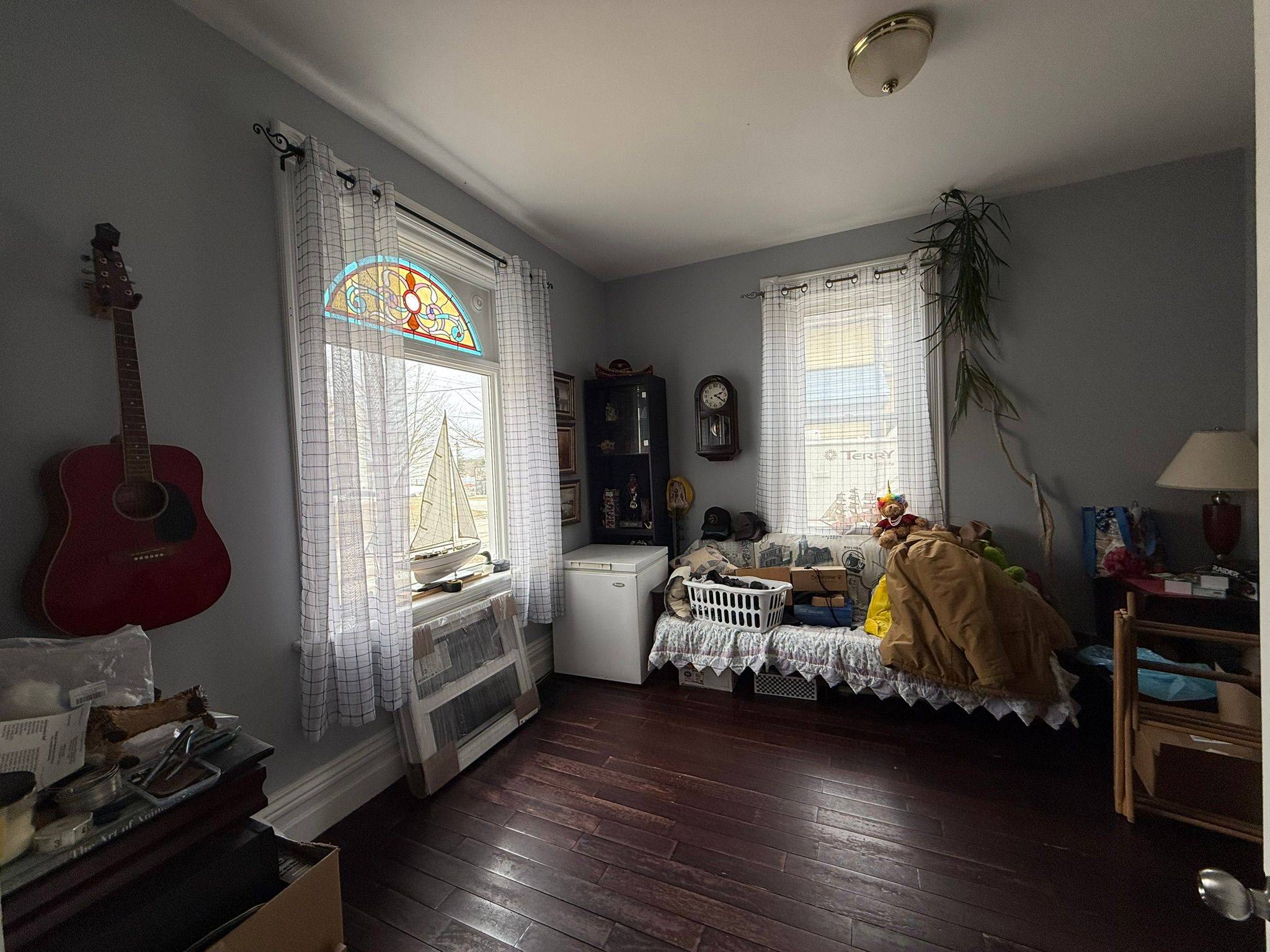 631 9th AVE, Hanover, ON N4N 2M7