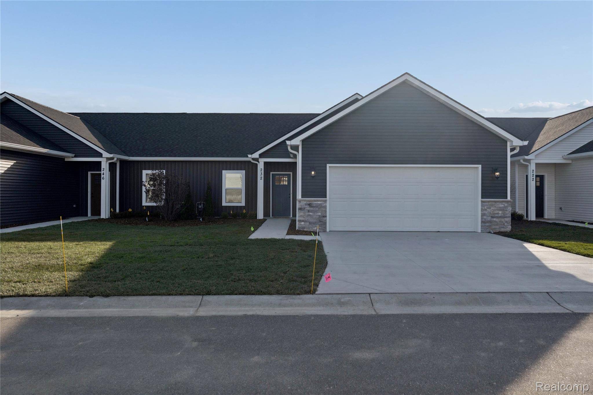 232 Marion Oaks DR, Marion Township, MI 48843