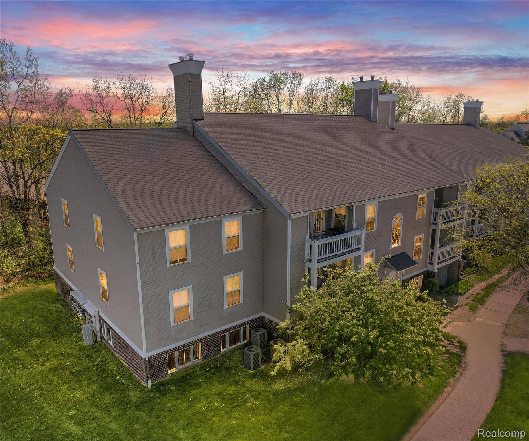 101 Fieldcrest ST, Ann Arbor, MI 48103