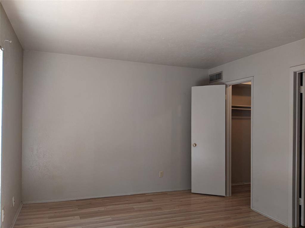 2433 Limestone Drive, Arlington, TX 76014