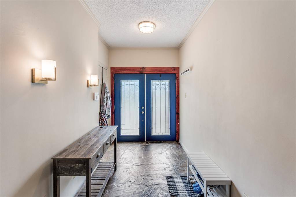 2120 Valleydale Drive, Arlington, TX 76013