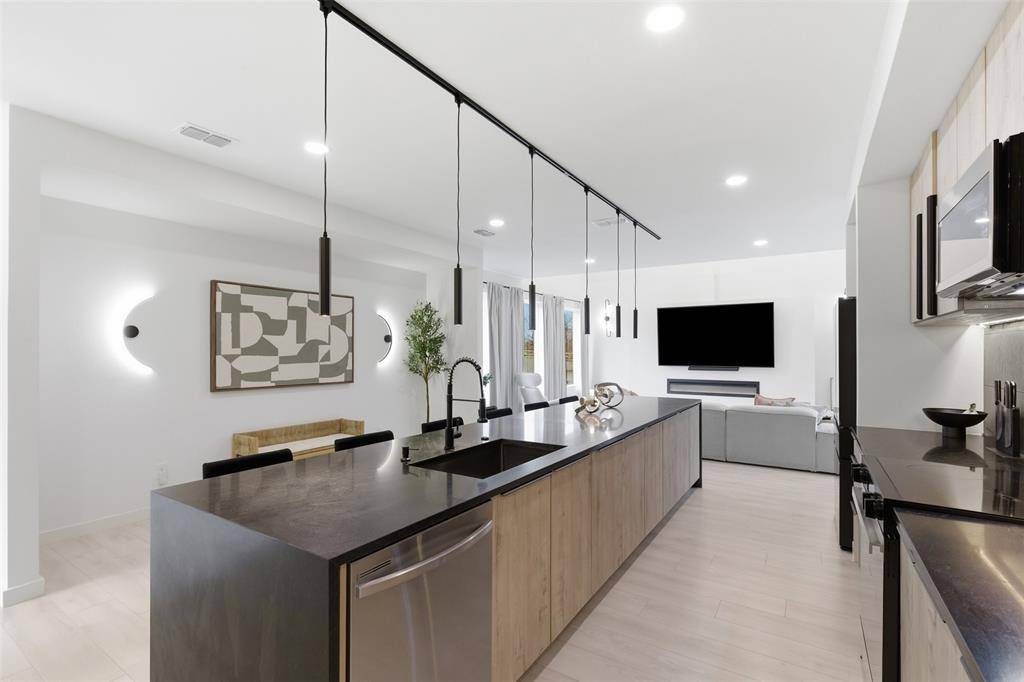 1810 Kraft Street, Dallas, TX 75212