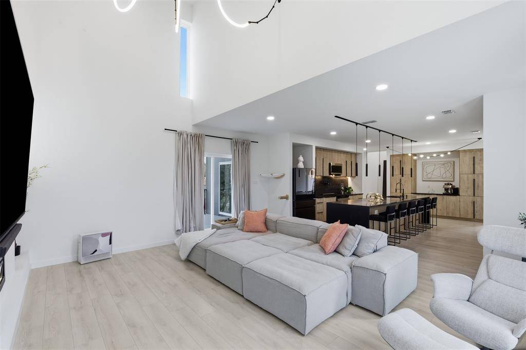 1810 Kraft Street, Dallas, TX 75212