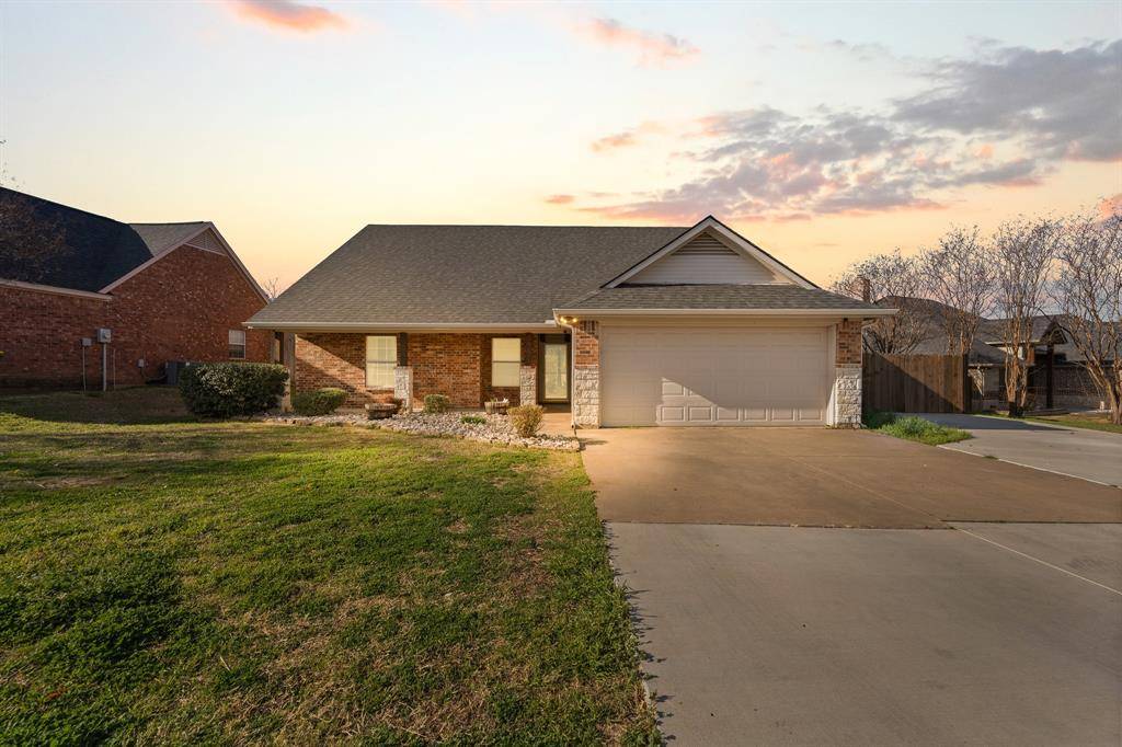 529 Mckittrick Court, Godley, TX 76044