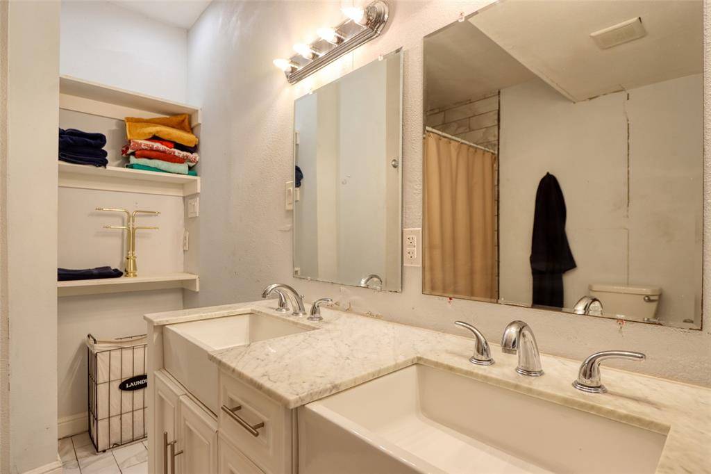 305 E Belt  Line Road, Wilmer, TX 75172