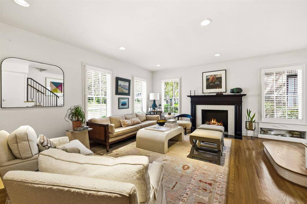 1930 Mayflower Drive, Dallas, TX 75208