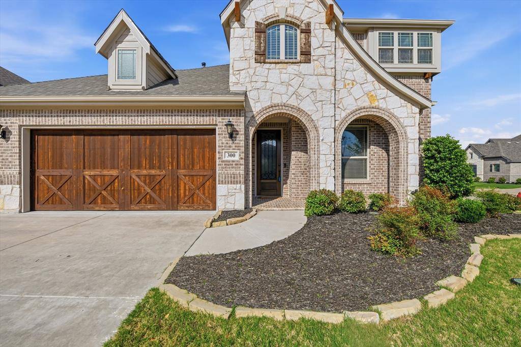 300 Ben Thomas Street, Burleson, TX 76028