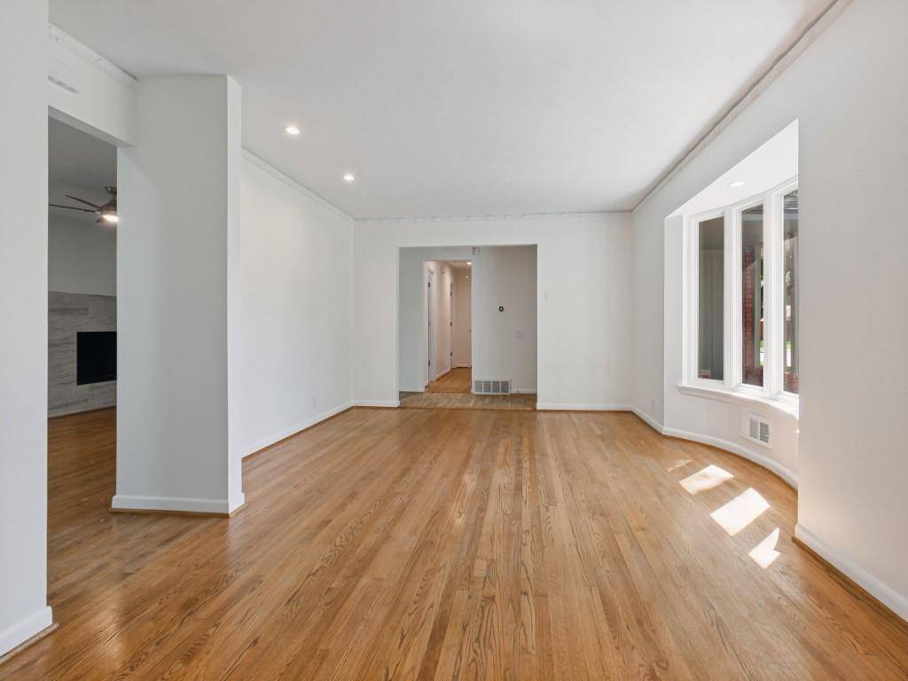 6327 Town Hill Lane, Dallas, TX 75214