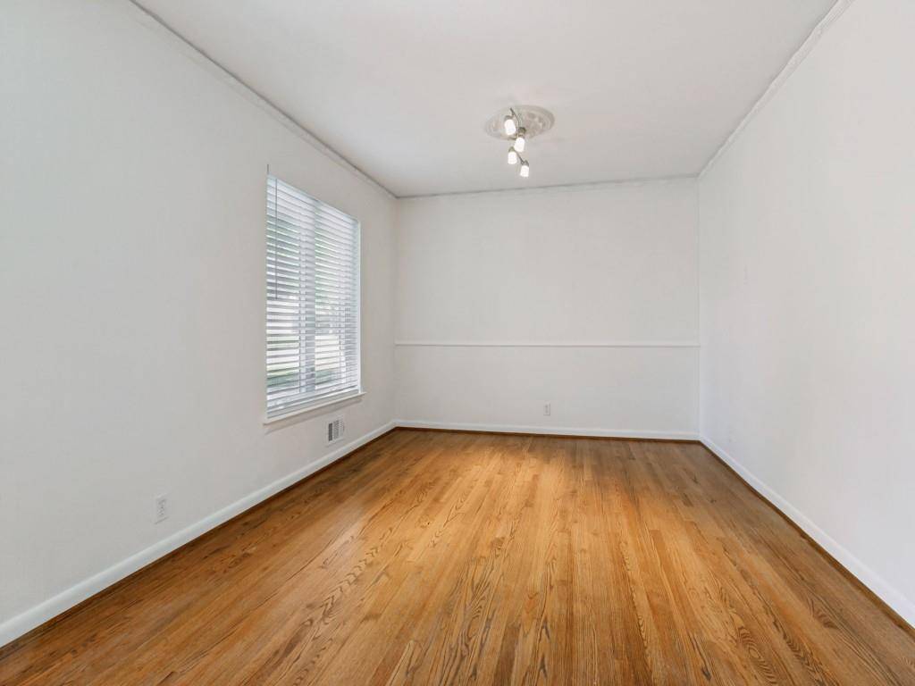 6327 Town Hill Lane, Dallas, TX 75214