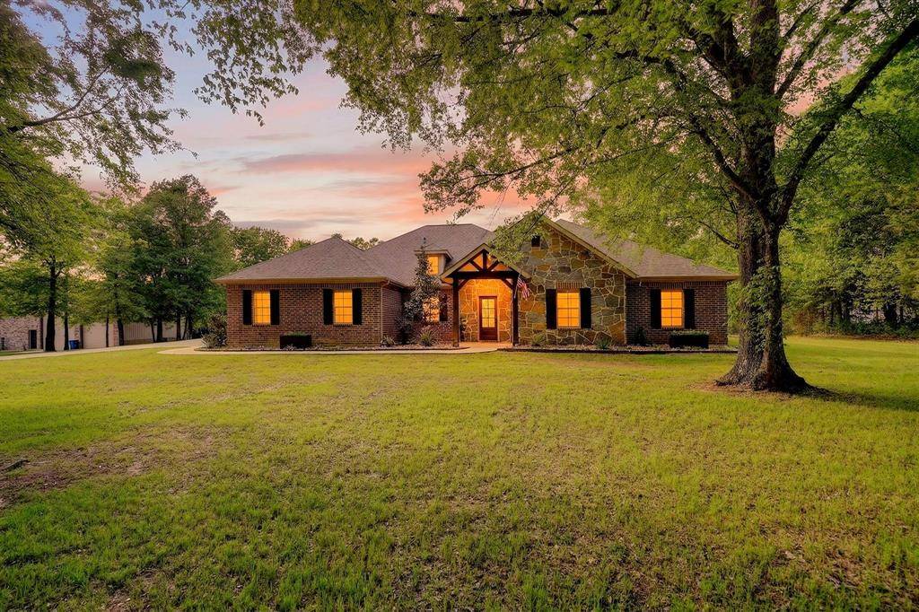 2211 Canyon Lake Road, Wills Point, TX 75169