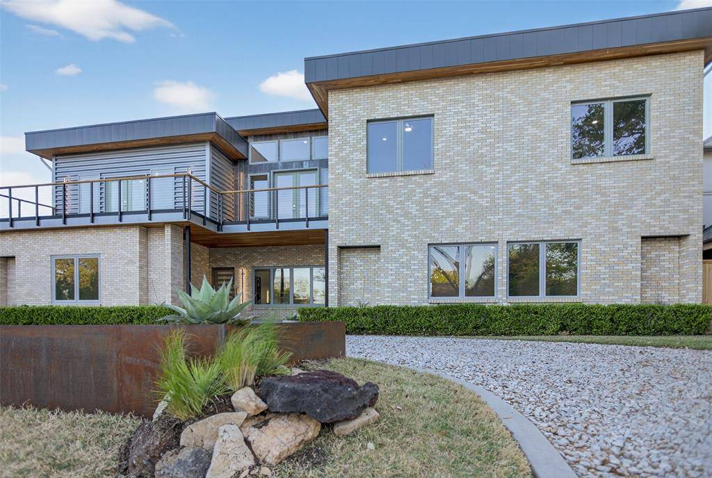 515 Aqua Drive, Dallas, TX 75218