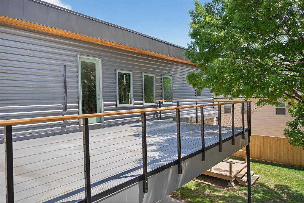 515 Aqua Drive, Dallas, TX 75218